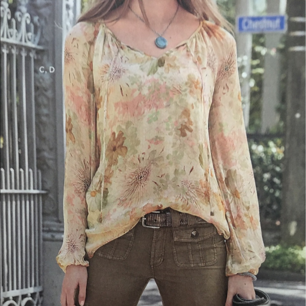 WISP OF FLORALS TOP SIZE S